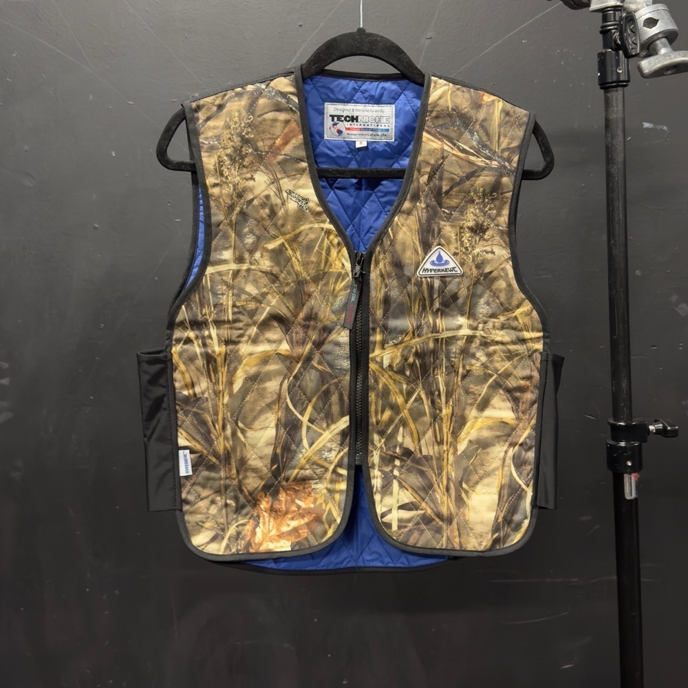 Techniche HyperKewl Evaporative Cooling Sport Vest - RealTree Camouflage